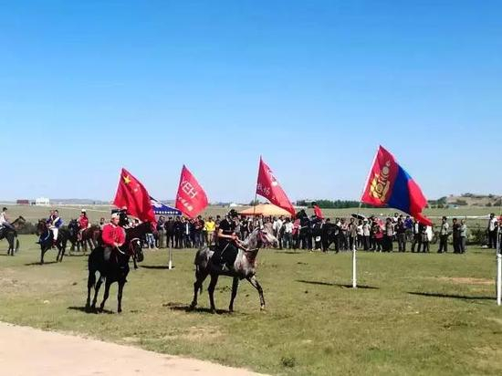 （比赛现场图片）