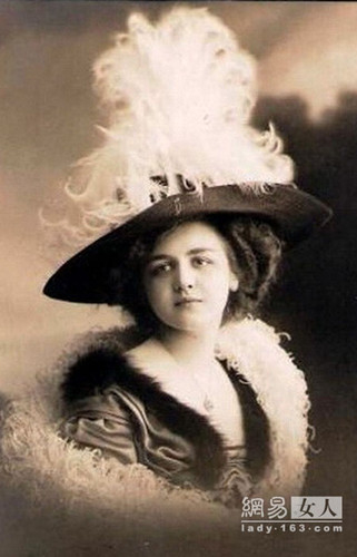 欧洲贵族戴帽已成传统