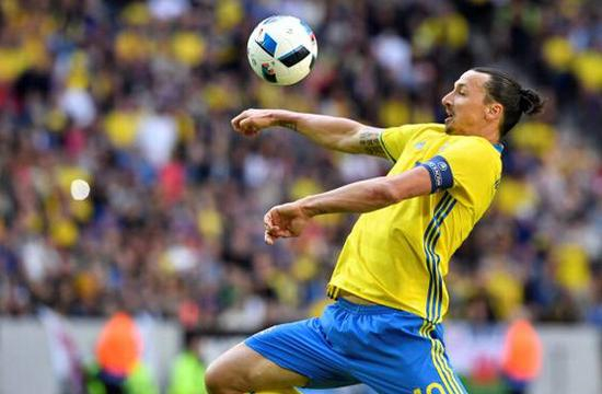 瑞典队的大个子多