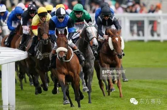 ▲图/Alan Crowhurst，‘静宜珠宝’（中）