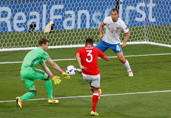 尼尔-泰勒破门瞬间