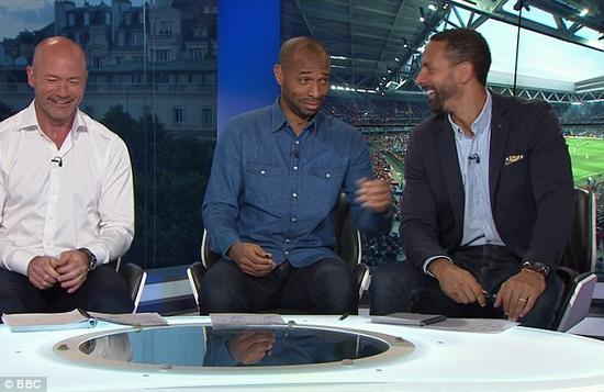 亨利代言吉列剃须刀时，留下名动天下的大胡子。。。