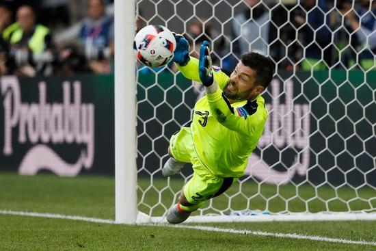 科扎契克扑出点球瞬间