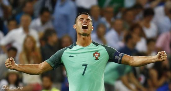 C罗又要变成背景帝？