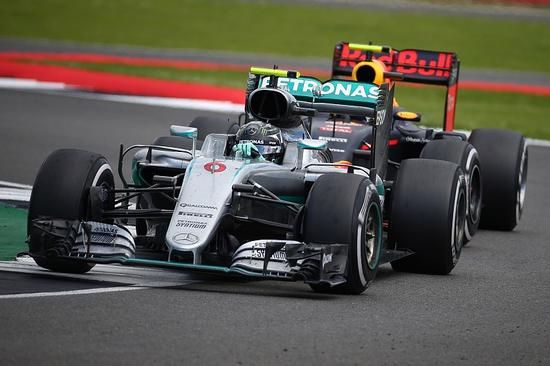 罗斯博格与维斯塔潘竞争