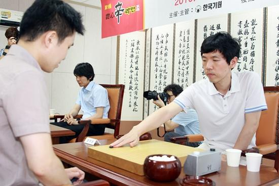 李昌镐近照