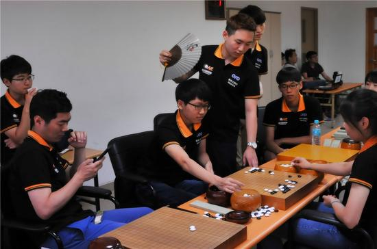 申真谞等首尔队棋手研究