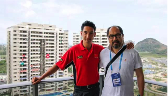 华天与父亲在里约奥运村