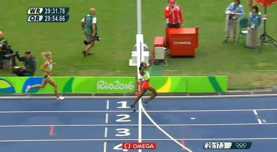 阿亚娜冲线一刻