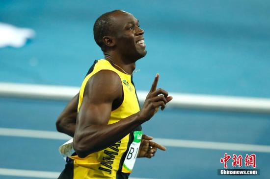 　　资料图：8月14日，里约奥运会田径男子百米飞人大战，牙买加“闪电”博尔特以9秒81的成绩获得冠军。中新网记者 富田 摄