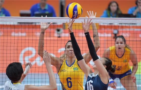 女排一传到位率仅25%追分乏力 首局15-25负巴西