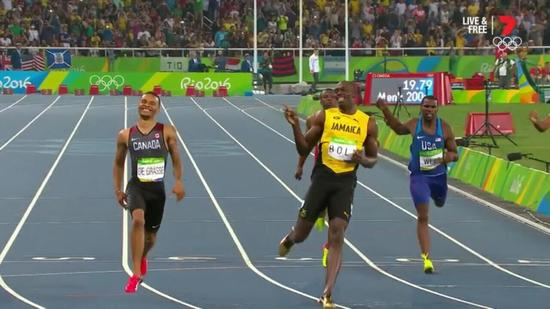 “你还是没追上我”