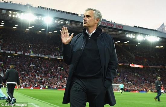 穆帅执教红魔首个联赛主场