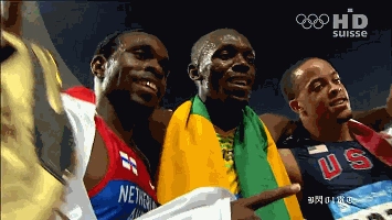 马蒂纳（左）被剥夺了银牌