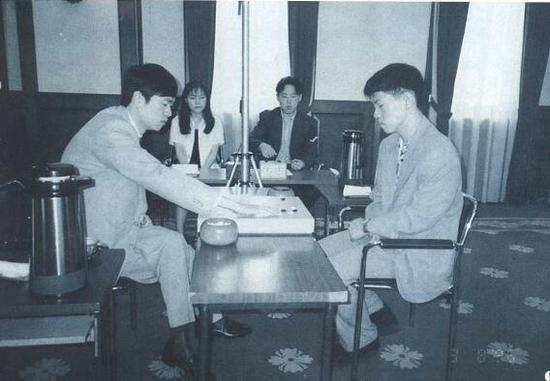 李昌镐胜马晓春，首夺富士通杯