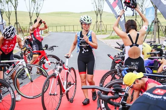 铁友陆续抵达第二换项区