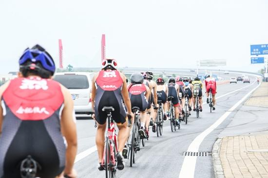 铁友骑行至美丽的巢湖