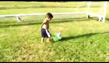 梅西儿子这带球，像不像父亲？