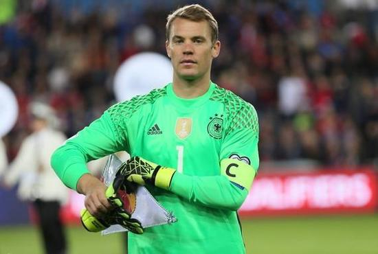 欧文认为，诺伊尔是第一门将