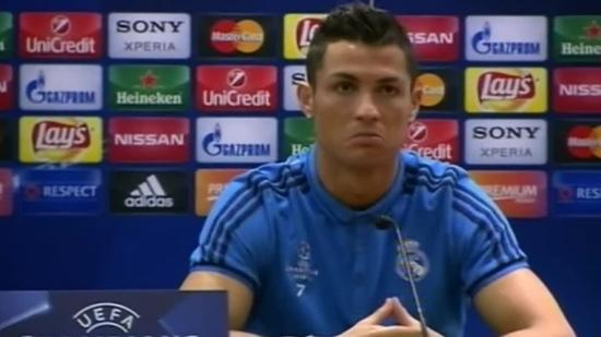 标志性的“不屑”的表情