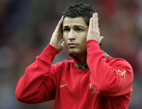 当了多年国家队一哥的C罗，如今终于带队夺冠了
