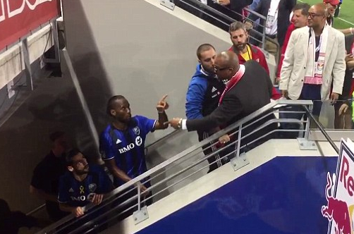 魔兽与球迷冲突