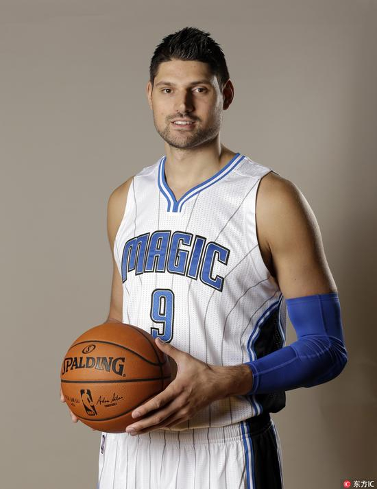 武切维奇在这支新军里的地位还一如既往吗？