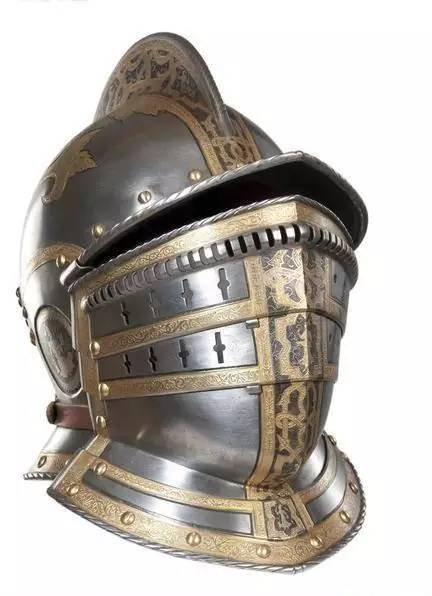 中世纪骑士头盔