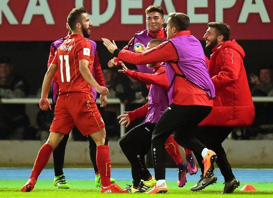 哈萨尼庆祝进球