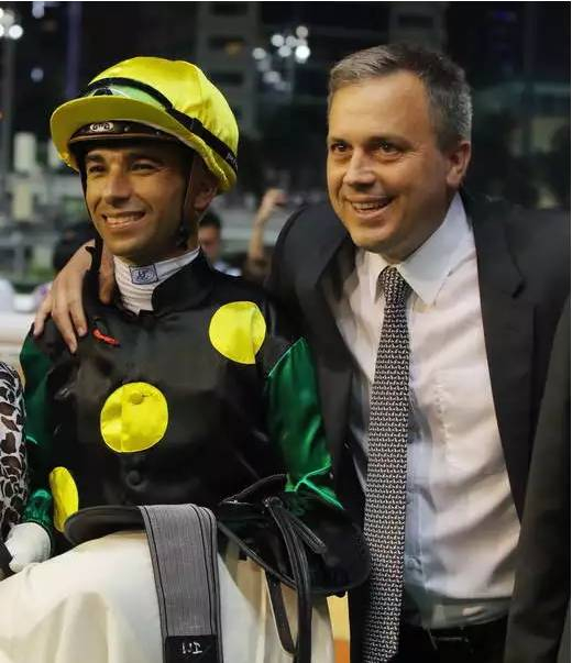 莫雷拉（左）与方嘉伯（右）