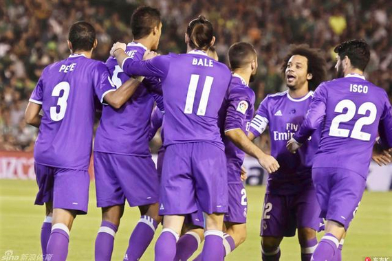 皇马庆祝进球