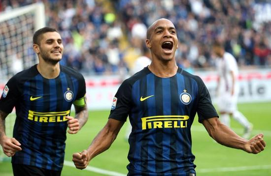 若昂-马里奥庆祝进球