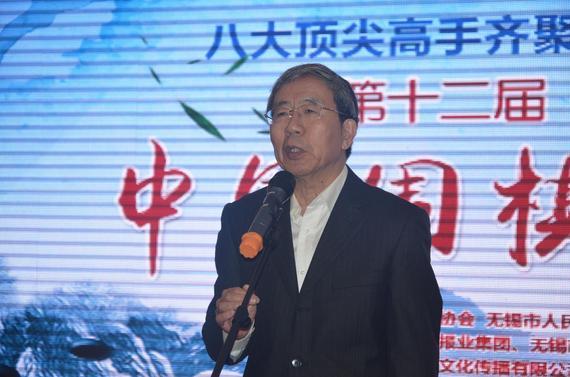 10月17日晚,北京围棋基金会理事长华以刚在第12届威孚房开杯八强战