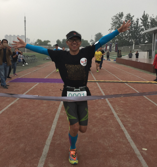 领跑者赵紫玉冲线