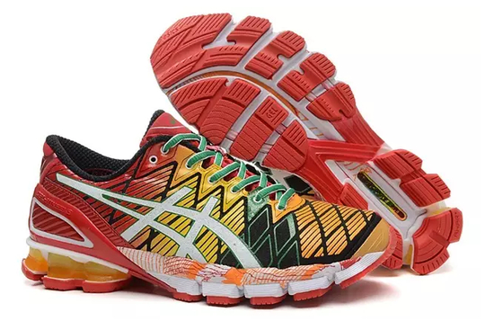 亚瑟士kinsel 5，后跟一大块gel胶看着很霸气，不过除非是巨胖的人，一般跑者都没必要上这鞋子