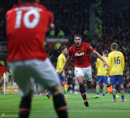 范佩西那夸张的庆祝动作