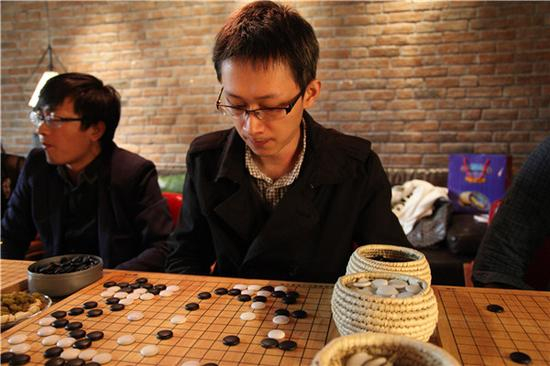 下围棋的贾立平