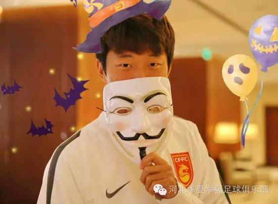 带上面具，我照样认识你！