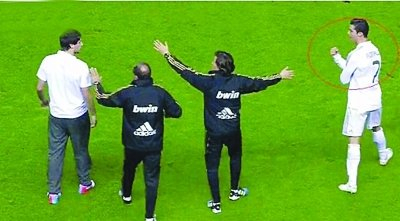 C罗回敬马丁内斯