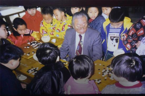 日本职业九段宫本直毅先生多次来汕指导