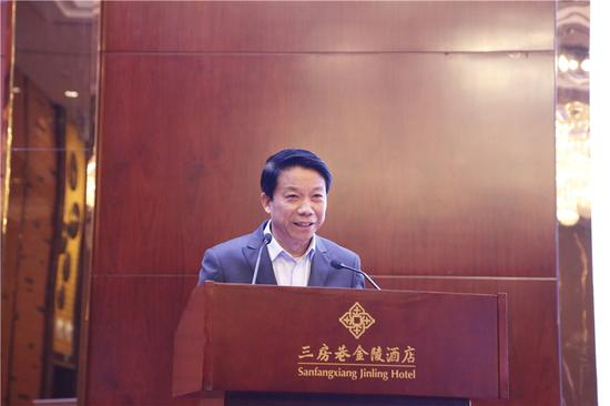 江苏省体育局副局长颜争鸣致辞