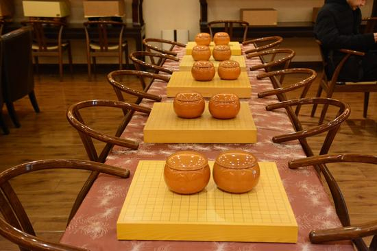 静待开赛的棋具