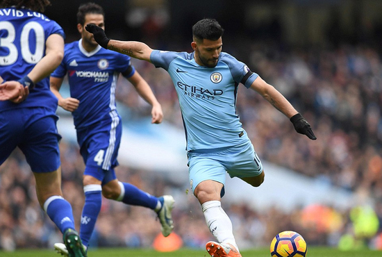 库尔图瓦让阿圭罗等人的威胁射门，统统无功而返