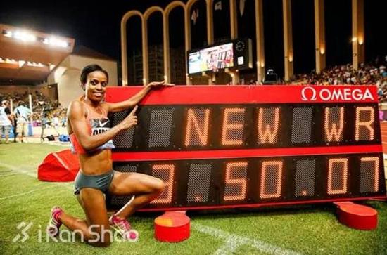 　　迪巴巴能打破尘封12年的女子1500米世界纪录很大程度上归因于14年世界市内田径锦标赛女子800米冠军Chanelle Price的领跑。