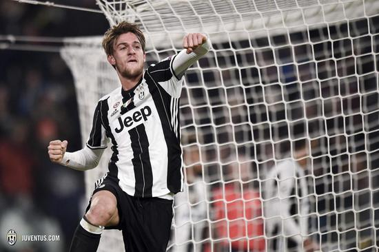 鲁加尼庆祝进球