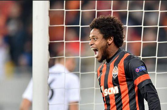 “五球神锋”阿德里亚诺