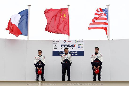 中国车手叶一飞在法国F4锦标赛登顶