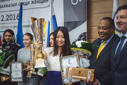 居文君夺得女子大奖赛总冠军