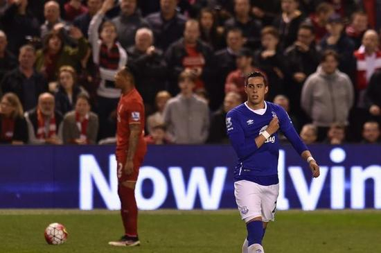 被罚下后莫里依旧“嚣张”