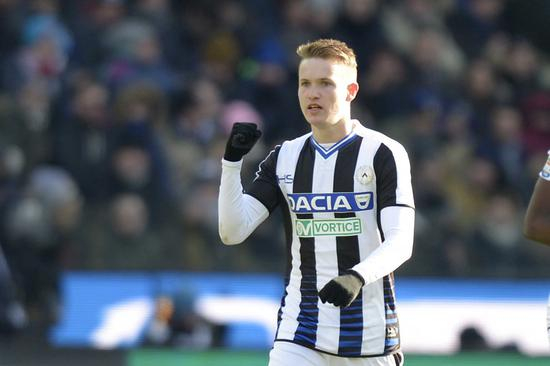 扬克托庆祝进球